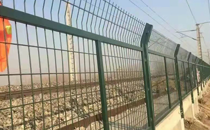 鐵路防護柵欄 偏关县地址Bx72社交喷着